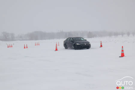 One of the most conclusive tests was done with the IceContact with and without studs on a specific circuit at ICAR, mid-storm.
